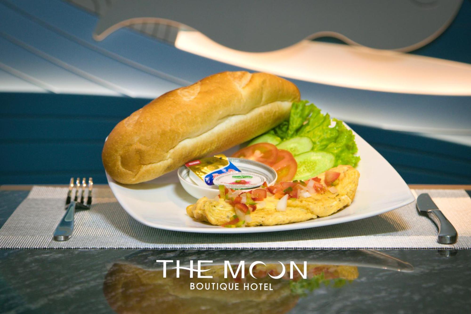 The Moon Boutique Hotel Cat Ba Chan Chau Buitenkant foto